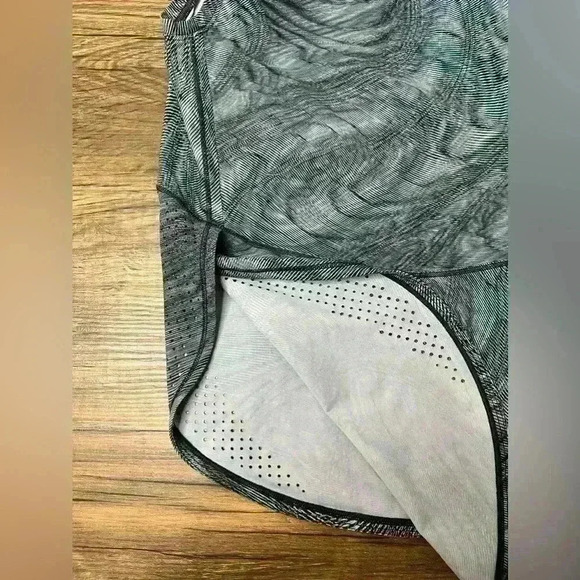 Lululemon Women Dimensional Icing Blue DWMM High Neck Split Hem Run Tank Top 2 - Picture 7 of 7